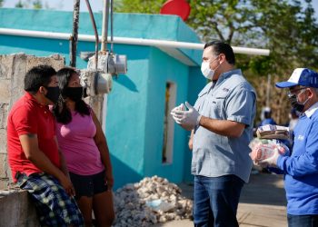 El Ayuntamiento de Mérida enfoca esfuerzos en mantener los apoyos para la población más vulnerable, afirma el alcalde Renán Barrera / En sinergia con la sociedad civil y el gobierno estatal ha llevado paquetes alimentarios a familias, albergues, comedores infantiles y asilos de ancianos