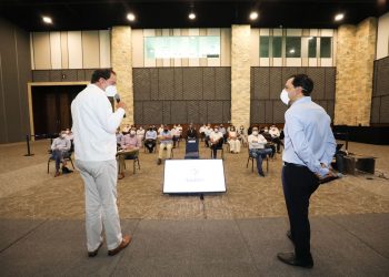 El gobernador Mauricio Vila Dosal “presentó ante empresarios el panorama del coronavirus en Yucatán y escuchó sus propuestas para continuar con una reactivación económica responsable y segura”