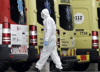 En Estados Unidos, 200.000 personas más murieron entre mayo y agosto, en comparación con la media de años anteriores: el número de fallecidos por coronavirus podría ser más alto / Gran Bretaña reimpone cuarentena a viajeros procedentes de Francia