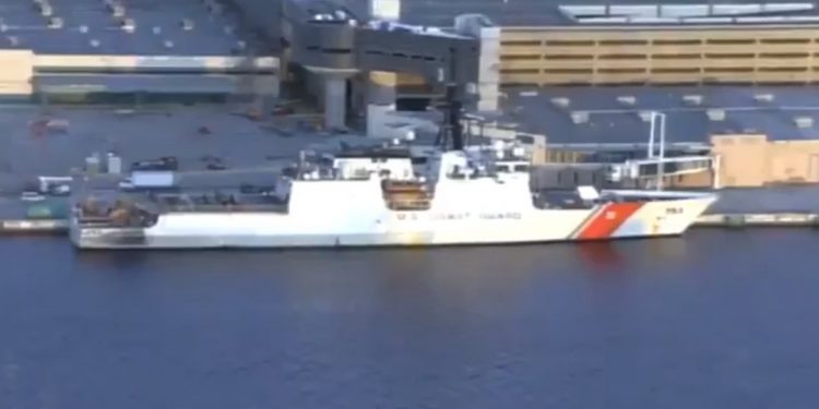 La Guardia Costera de Estados Unidos decomisó más de cinco toneladas de cocaína durante operaciones conjuntas del Comando Sur en el Mar Caribe, al cierre de la semana