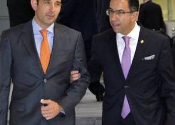 La Unidad de Inteligencia Financiera (UIF) investiga a los exsenadores panistas Javier Lozano Alarcón y Roberto Gil Zuarth por tener movimientos financieros que no corresponden con sus ingresos por millones de pesos