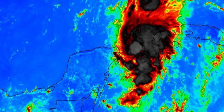 La tormenta tropical Marco se mueve a través del canal de Yucatán / A las 10:00 a.m., la tormenta tropical Marco, se localizaba a 453 km al este de Mérida y se mueve al nor-noreste/ Se pronostica lluvia moderada con chubascos por la tarde, toma tus precauciones