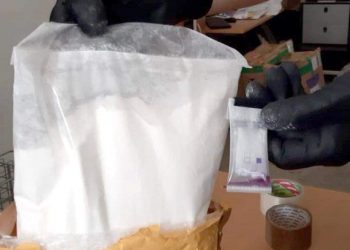 La Guardia Nacional sigue interceptando el tráfico de drogas hormiga a través de empresas de paquetería en Yucatán / En una empresa en el centro de Mérida asegura un kilo de aparente efedrina