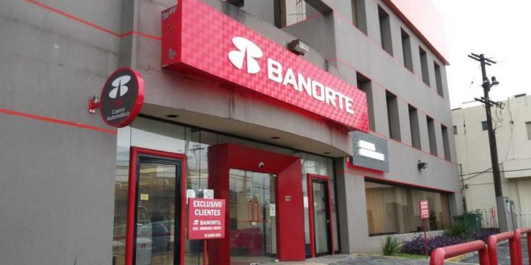 Cuidado con los fraudes bancarios fraguados desde dentro de las instituciones bancarias / Dos empresarios relataron cómo les saquearon su cuenta en Banorte, a pesar de que les avisaron de movimientos inusuales