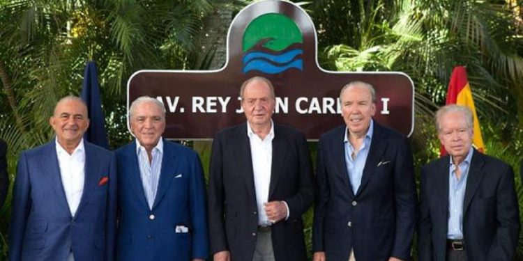 El rey emérito, Juan Carlos de Borbón, tras huir de España por la investigación de blanqueo y delito fiscal, se encontraría en el Caribe, en República Dominicana / El monarca investigado por corrupción, anunció el lunes su decisión de irse de España para “ayudar” a su hijo, el rey Felipe VI, en el “ejercicio de sus responsabilidades”