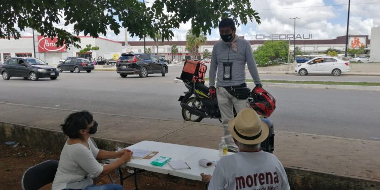 Militantes y simpatizantes de morena en Yucatán se “siguen sumando al recabado de firmas para pedir el enjuiciamiento de los ex presidentes de la República que hayan cometido actos de corrupción”