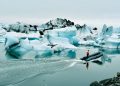 En los últimos tres meses se registraron temperaturas récord en el Ártico e incendios devastadores, la última plataforma de hielo que quedaba intacta en Canadá se desprendió, y en los Alpes hubo grandes pérdidas en los glaciares, dice la OMM