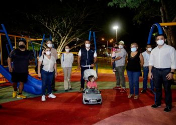 El alcalde Renán Barrera realizó la entrega simbólica de las obras del parque del fraccionamiento Real Montejo, realizadas bajo el esquema de diseño participativo