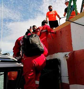 Aseguran toma clandestina en ductos de PEMEX, la cual era empleada para el robo de hidrocarburo / También una bodega en Tabasco y un buque en Coatzacoalcos Veracruz