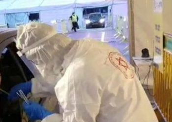 El gobierno de Benjamín Netanyahu ha impuesto otro confinamiento nacional de “al menos” tres semanas para intentar frenar la propagación imparable del nuevo coronavirus en Israel