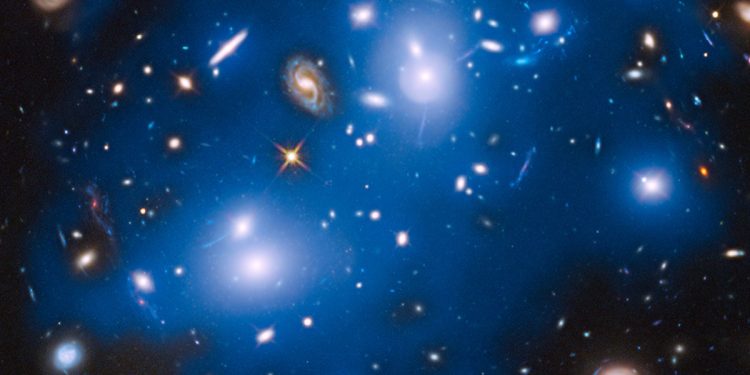 De nueva cuenta, la Luna sostendrá hoy un trío amoroso con Júpiter y Saturno, pues estará a menos de tres grados de cada uno de los gigantes del Sistema Solar