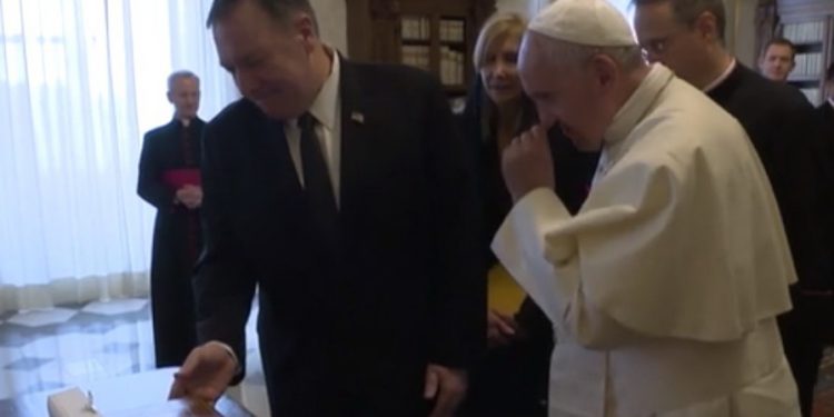 Bofetada con guante blanco a la administración estadounidense y al presidente Donald Trump: el Papa no recibirá al Secretario de Estado ni cambiará línea política con China