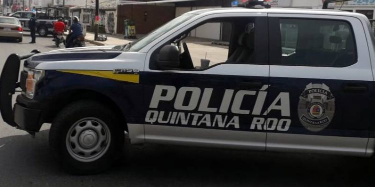La violencia homicida de la delincuencia en Quintana Roo no cesó durante la pandemia y parece recobrar fuerza con el cambio de semáforo en dicho Estado: ejecutan a dos personas que viajaban en un taxi en Cancún