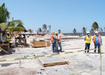 Román Meyer Falcón, Secretario de Desarrollo Agrario, Territorial y Urbano del gobierno federal visitó ayer Progreso para supervisar las obras del museo y jardines que se edifica en lo que era el “Parque de la Paz”