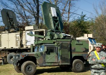 Revelan que la Guardia Nacional desplegada en Washington para enfrentar las protestas en los alrededores de la Casa Blanca sopesó utilizar un rayo que genera la sensación de mucho calor o quemaduras en la piel de los manifestantes