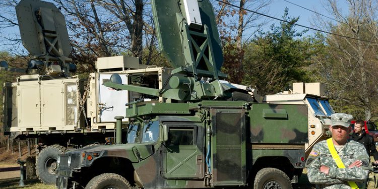 Revelan que la Guardia Nacional desplegada en Washington para enfrentar las protestas en los alrededores de la Casa Blanca sopesó utilizar un rayo que genera la sensación de mucho calor o quemaduras en la piel de los manifestantes