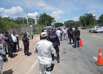 Nuevo bloqueo de ICA en Valladolid realizado por volqueteros identificados con la CTM y encabezados por sus líderes con apoyo de camioneros de Quintana Roo