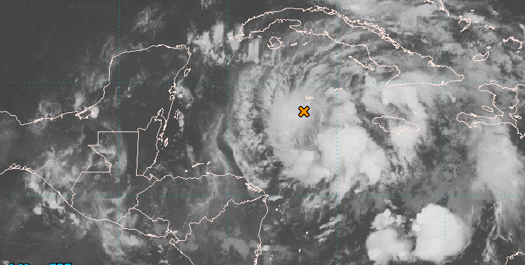 Monitorean un área de baja presión cerca de las Islas Caimán que se ha organizado mejor de la noche a la mañana, informa el Centro Nacional de Huracanes de los Estados Unidos