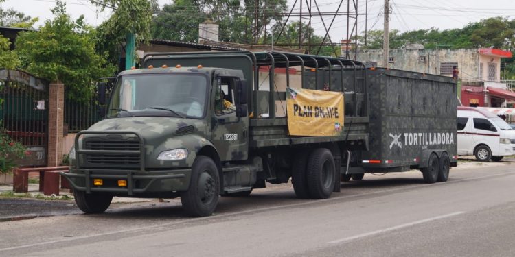 Ante el previsible catastrófico impacto del huracán Delta en la Península de Yucatán -ya afectada por la tormenta Gamma- la Secretaría de la Defensa Nacional anunció despliegue militar y de ingenieros para casos de desastre