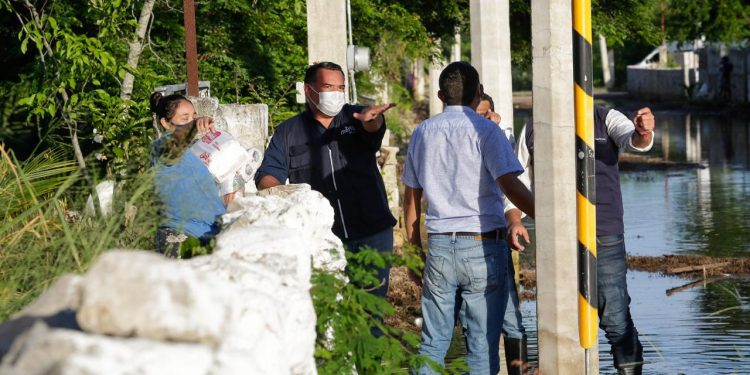 Ayuntamiento de Mérida “entrega de paquetes alimentarios, raciones de comida, construcción de pozos profundos, desalojo de agua, fumigación y abatización, entre otras medidas”, dice