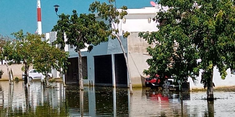 La atención mediática se ha concentrado en el fraccionamiento Las Américas sin embargo el embate de las inundaciones se ha hecho sentir con igual dureza, o peor, entre miles de familias de las comisarías del norte de Mérida