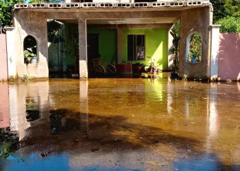 La atención mediática se ha concentrado en el fraccionamiento Las Américas sin embargo el embate de las inundaciones se ha hecho sentir con igual dureza, o peor, entre miles de familias de las comisarías del norte de Mérida