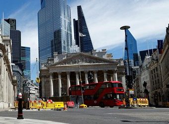 Gobierno británico impone un mes de confinamiento nacional severo en Inglaterra para “frenar la segunda ola del coronavirus”