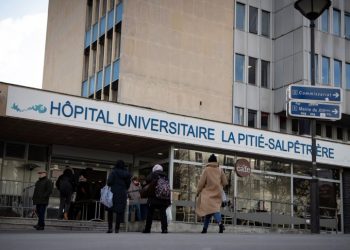 Francia informó el sábado cerca de 17.000 nuevas infecciones confirmadas por coronavirus en las últimas 24 horas, estableciendo un nuevo récord diario