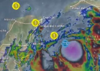 Este día, “Zeta” se mantendrá frente a las costas de Quintana Roo / Yucatán, Quintana Roo y Campeche con pronóstico de lluvias intensas