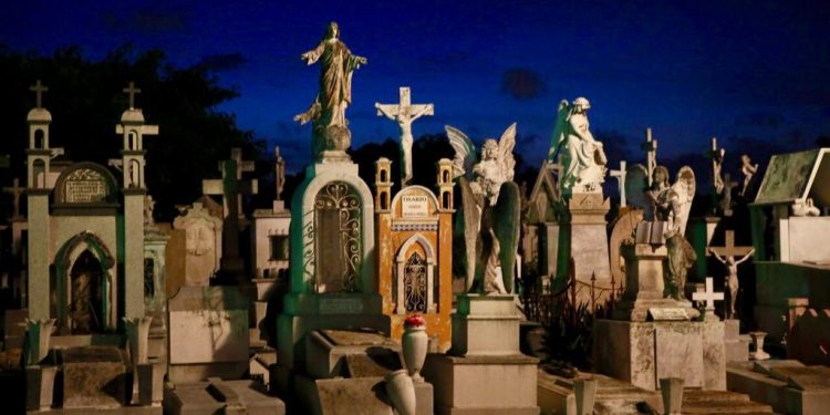 Con transmisiones especiales para privilegiar el aislamiento por la pandemia, el Ayuntamiento de Mérida honrará la celebración en honor de los fieles difuntos