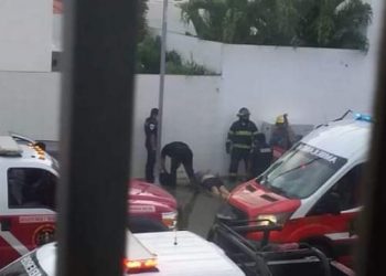 Falleció una señora en calle inundada en el Fraccionamiento de Las Américas por descarga eléctrica: no es el único lugar con cortocircuitos en dicho asentamiento del Grupo Sadasi