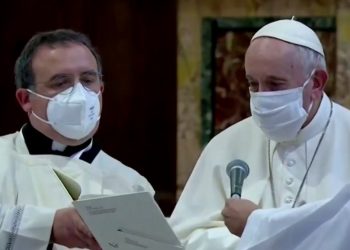 “Necesitamos crear una ley sobre las uniones civiles” para parejas del mismo sexo: De esta forma, los homosexuales disfrutarían de cobertura legal, yo he defendido esto”, afirma el Pontífice en documental presentado en Roma