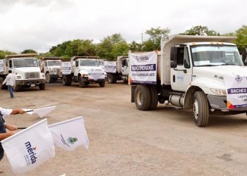 El alcalde Renán Barrera encabeza el inicio de un programa emergente de bacheo para restablecer la infraestructura vial luego de las intensas lluvias