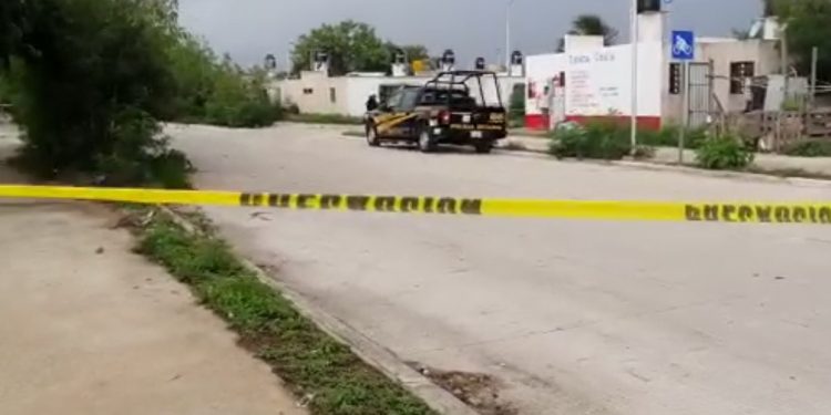 Tres detenidos y una persona muerta y “embolsada” en el fraccionamiento Piedra de Agua en el municipio de Umán relacionados con el narcomenudeo