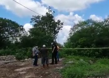 Iba camino de comprar su desayuno en su bicicleta en la calle 171 y 30 de la colonia Cecilio Chí en el municipio de Kanasín cuando descubrió una persona tirada boca arriba