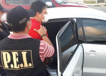 Presunto secuestrador fue detenido en Mérida por elementos de la Secretaría de Seguridad Pública y entregado a elementos de Veracruz, según información de dicha institución