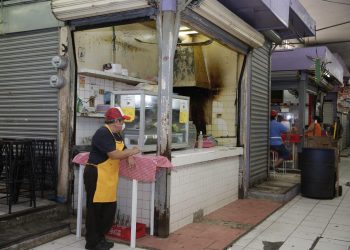 En los mercados de Mérida todos los accesos de ambos mercados serán de entrada y salida, únicamente se instalarán vallas para señalar los diferentes carriles