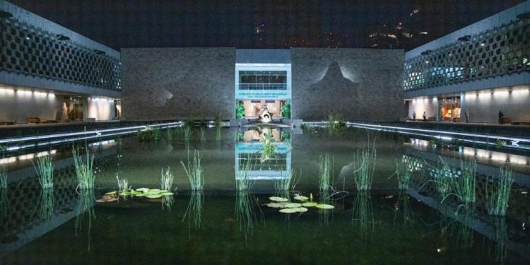 Con espacios renovados y estrictas medidas sanitarias reabrió sus puertas el Museo Nacional del Instituto Nacional de Antropología e Historia /El estanque del Patio Central cuenta con un ajolotario