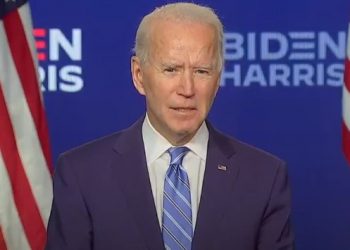 El Demócrata Joe Biden parece encaminarse hacia la victoria en las elecciones estadounidenses, pero su oponente republicano, el presidente Donald Trump, amenaza judicializar el resultado