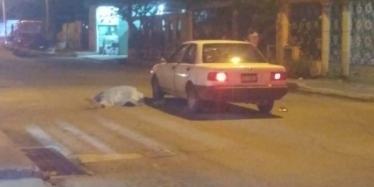 Un ciclista hasta el momento no identificado falleció atropellado mientras transitaba sobre la calle 64d de la colonia Castilla Cámara en Mérida
