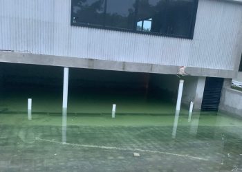 Vecinos del Country también han padecido inundaciones en sus casas, falta de electricidad por las instalaciones anegadas / Muchos se han ido a hoteles