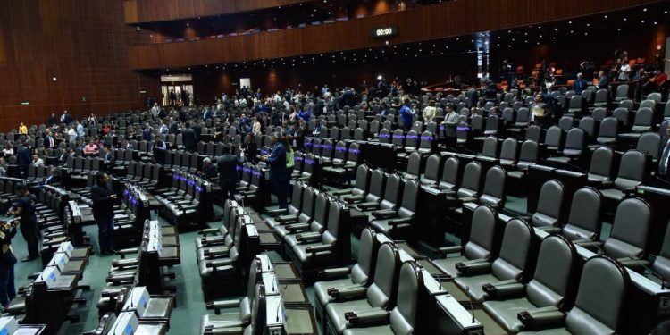 Desdeñan normas para poder reelegirse: Legisladores de las cámaras alta y baja dispuestos a “mamar y dar de topes”