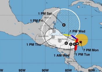 Eta, con vientos de 240 kilómetros por hora está muy cerca de ser categoría 5, mientras se aproxima a las costas de Nicaragua