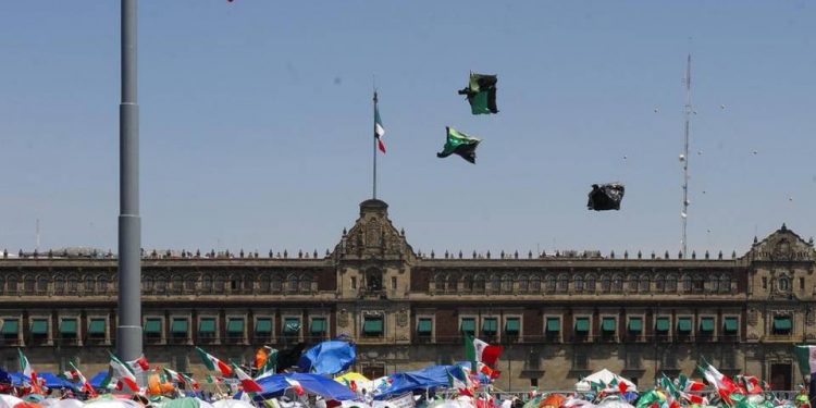 Se cansaron de hacer el ridículo: la ultra derechista FRENAAA dice dejará su campamento vacío en el Zócalo ya que no obtuvieron el séquito que hubieran creído