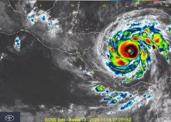 El Centro Nacional de Huracanes de Estados Unidos advirtió que el ciclón tropical se fortaleció y pasó a categoría 4