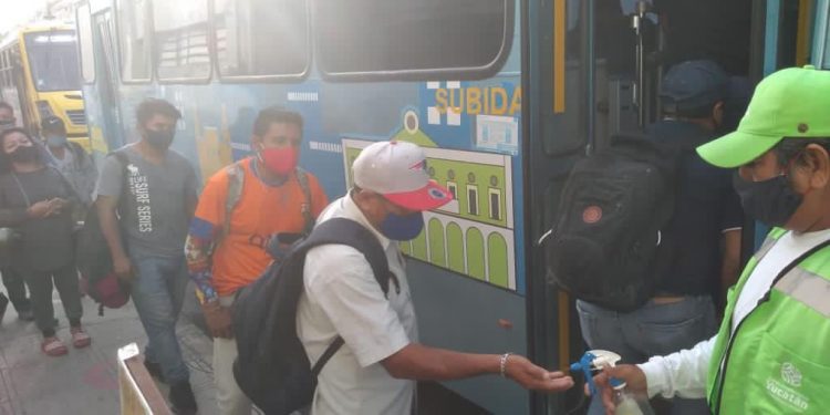 Récord mensual de COVID-19 en Yucatán, en contagio y defunciones / Mérida concentra cerca del 60 por ciento de los contagiados poco más de la mitad de las defunciones