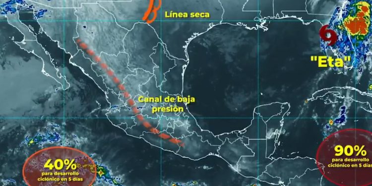 Zona de Baja presión con 80 por ciento de probabilidades de desarrollo ciclónico en el Mar Caribe / Se localiza a mil 915 kilómetros al este de las costas de Quintana Roo