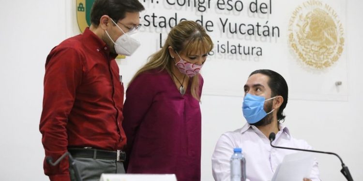 Avalan en Comisión proceso para elegir al nuevo Fiscal  / Las cámaras empresariales y las organizaciones de la sociedad civil podrán hacer llegar preguntas