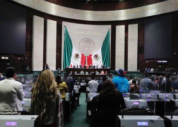 La Cámara de Diputados guarda minuto de silencio por el fallecimiento de la señora Candelaria Beatriz López Obrador, hermana del Presidente de la República