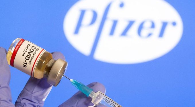 El presidente y director ejecutivo de Pfizer, Albert Bourla, vendió 5,6 millones de dólares de la empresa farmaceútica tras el anuncio de que la vacuna contra el coronavirus es eficaz en 90%